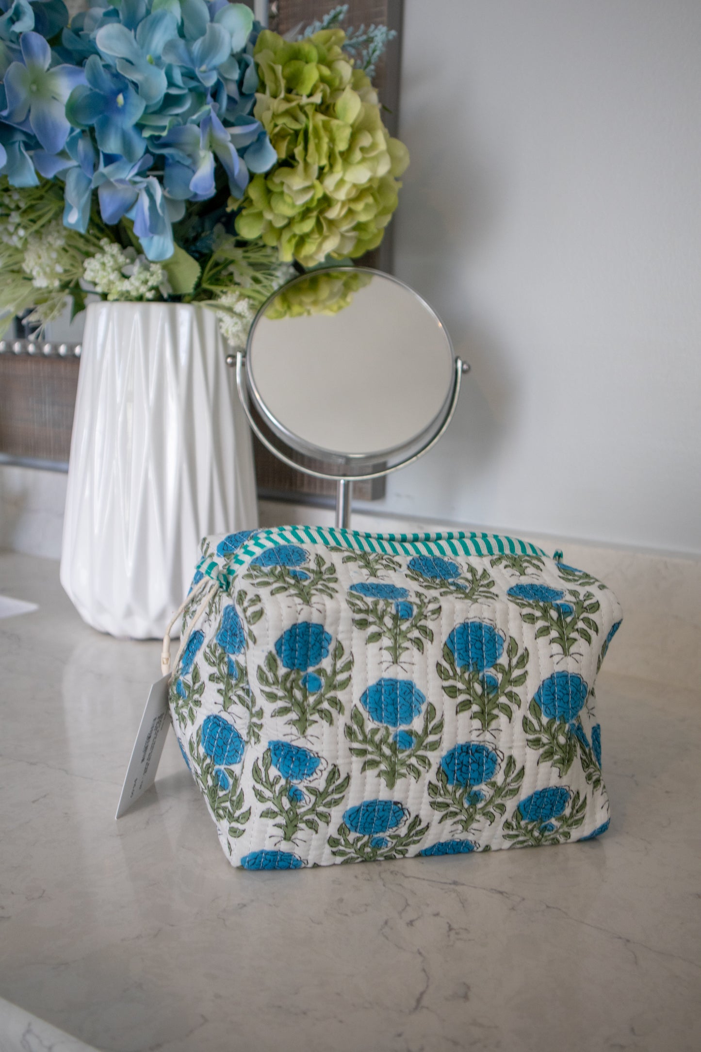 Cape Harbor Makeup Bag